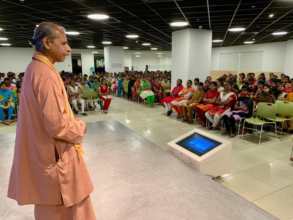 YSSKendra - YSS Monk Swami Suddanandaji talks at IVTL ...