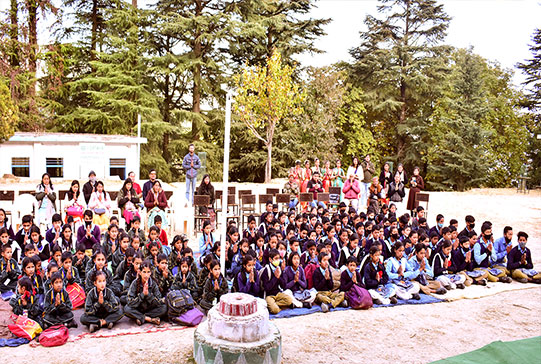 YSS Dwarahat Ashram Distributes Sweater to 200 Students of Nayal and Kholiyabanj Schools